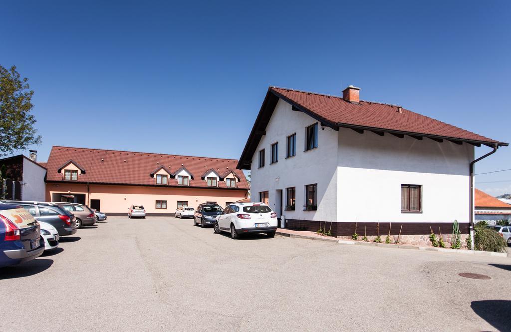 Hotel U Crliku Tetčice Exterior foto