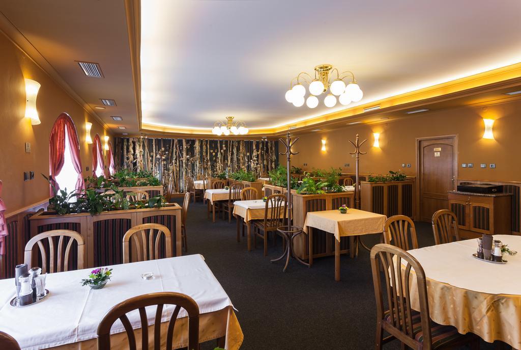 Hotel U Crliku Tetčice Exterior foto