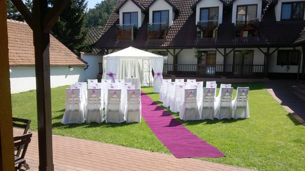 Hotel U Crliku Tetčice Exterior foto